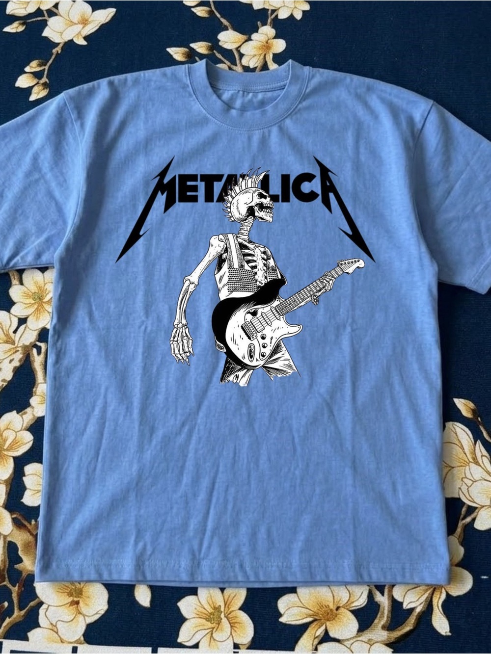Gildan Metallica Skeleton Guitar Tee